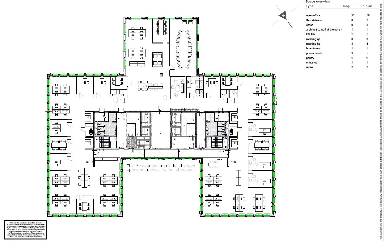 Plattegrond van een kantoorpand aan de Fascinatio Boulevard met werkplekken, vergaderruimtes en facilitaire ruimtes.